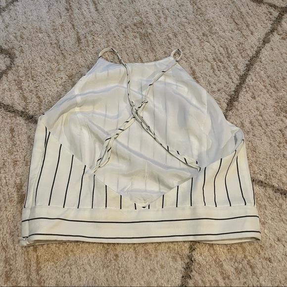 Dynamite Crop Top - Picture 2 of 3